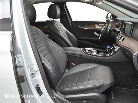 Mercedes-Benz E-Class — photo 10