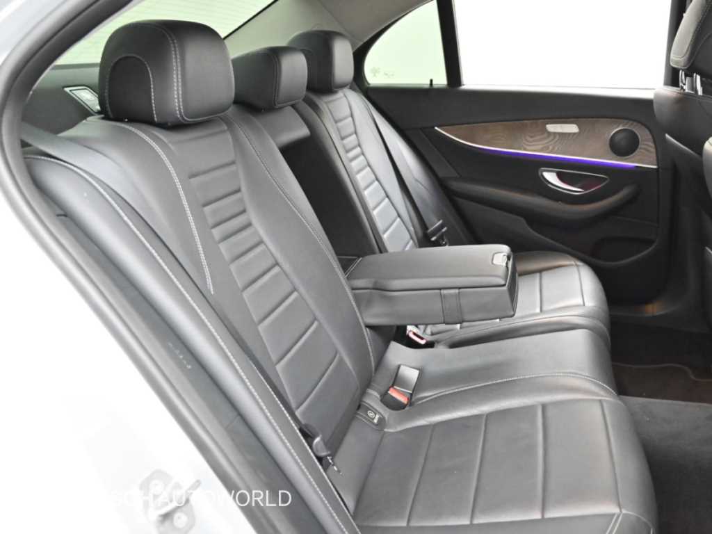 Mercedes-Benz E-Class — photo 12