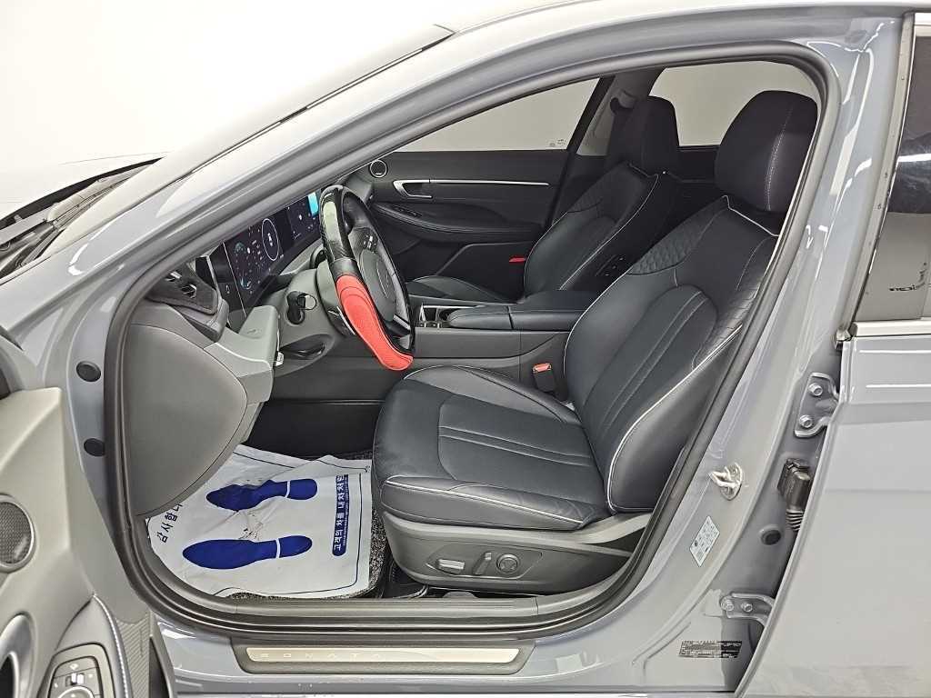 Hyundai Sonata — photo 11