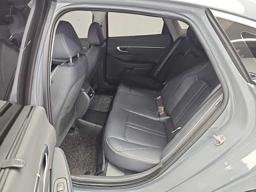 Hyundai Sonata — photo 12