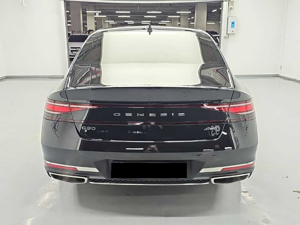 Genesis G90 — photo 03