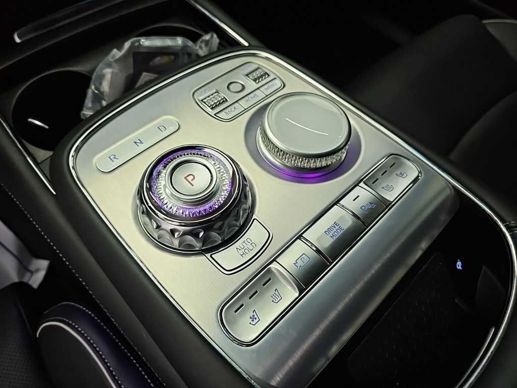 Genesis G90 — photo 07