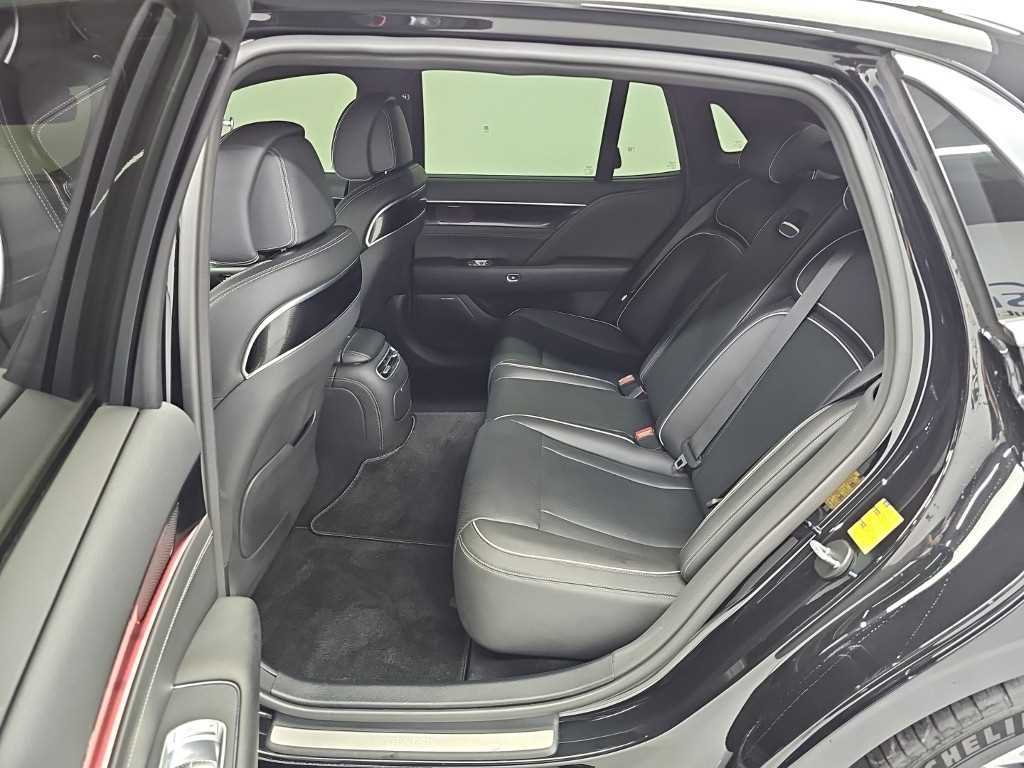 Genesis G90 — photo 11