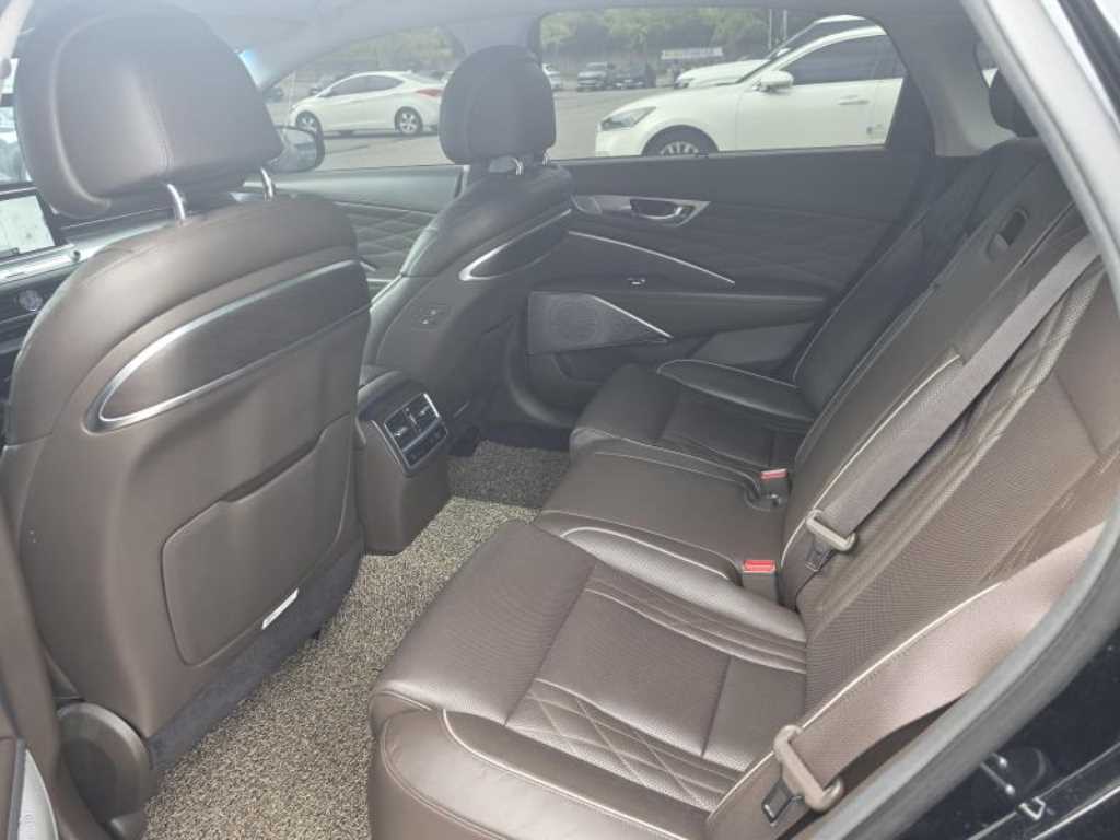 Kia K9 — photo 05