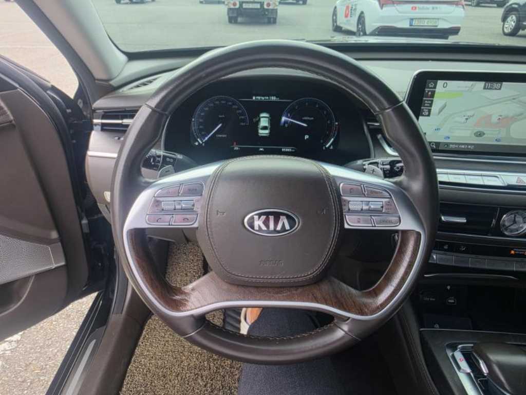 Kia K9 — photo 10
