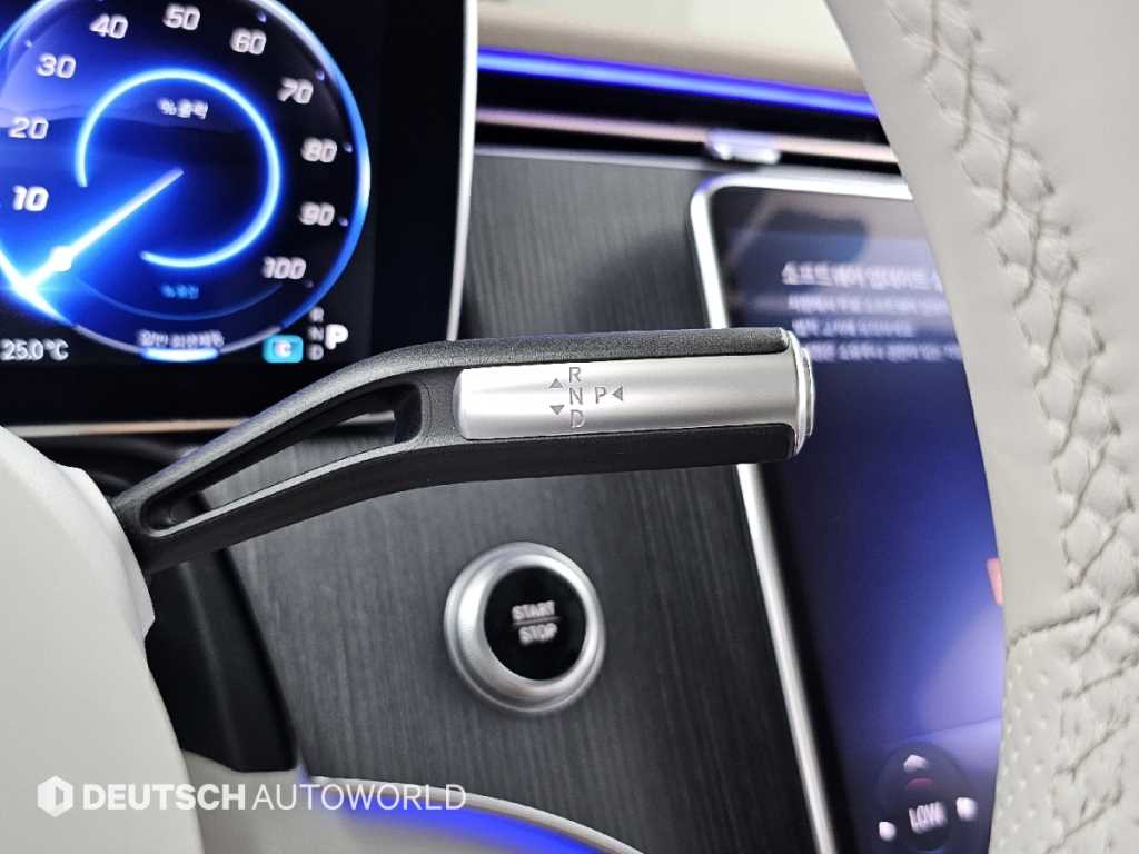 Mercedes-Benz EQS — photo 09