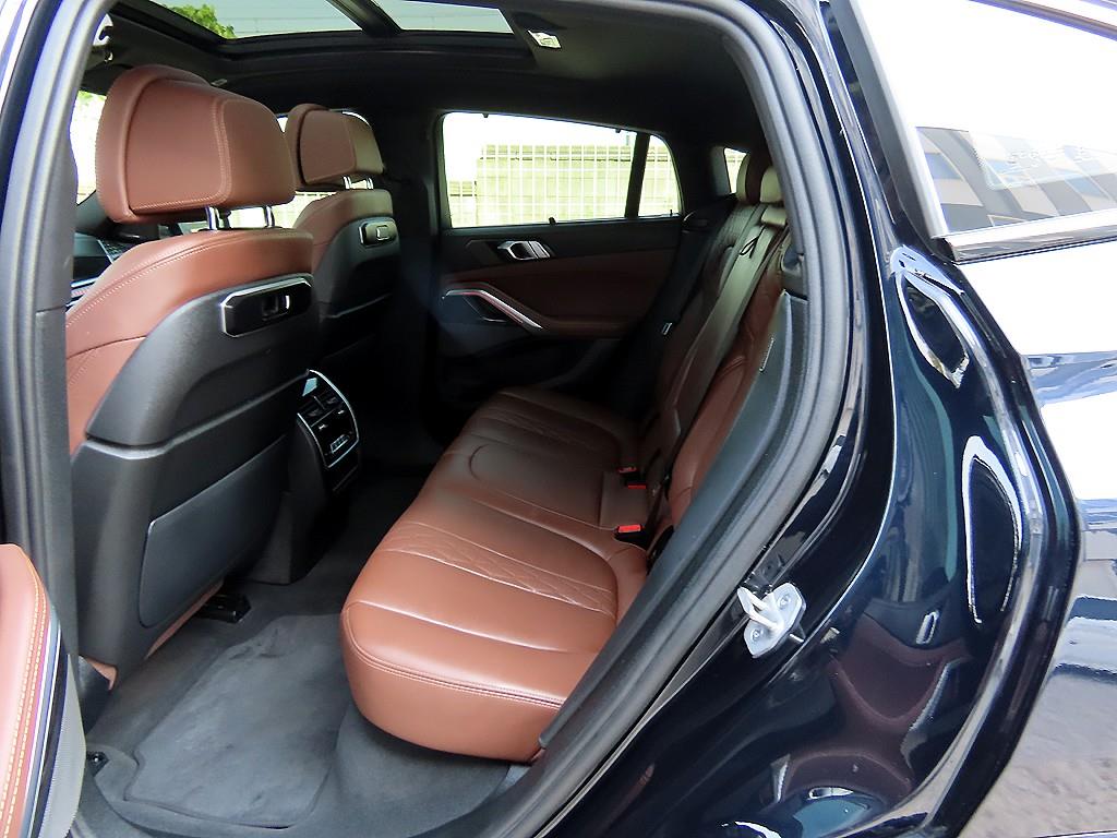 BMW X6 — photo 06