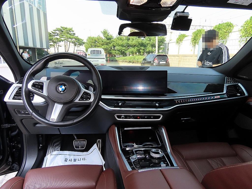 BMW X6 — photo 07