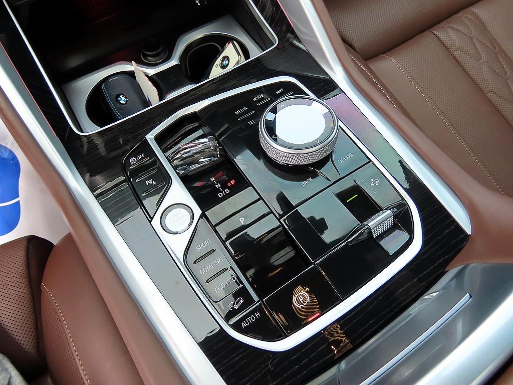 BMW X6 — photo 11