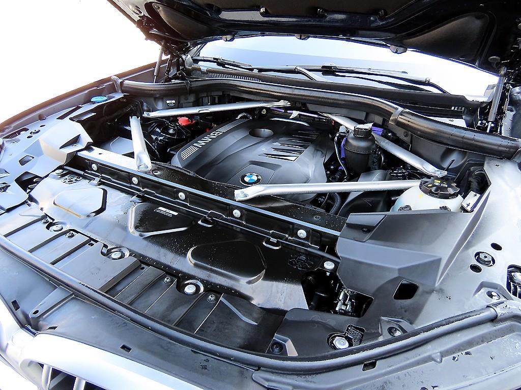 BMW X6 — photo 19