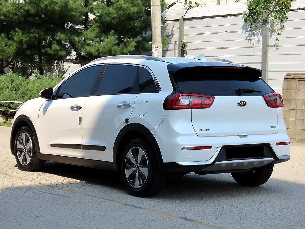 Kia Niro — photo 03