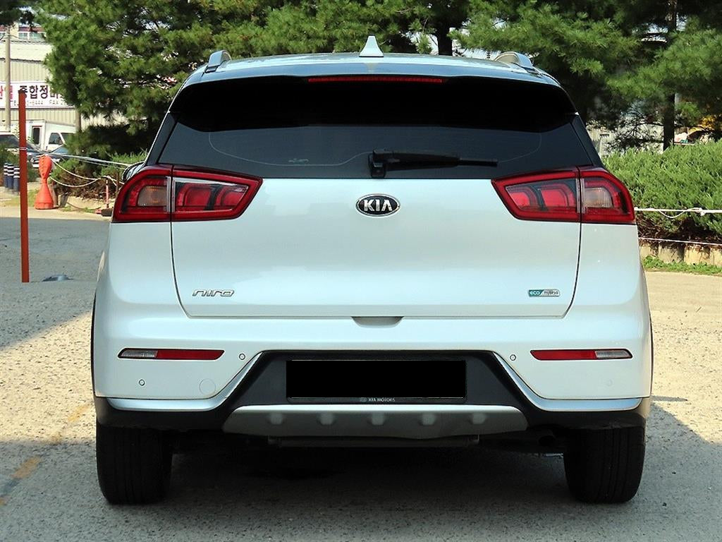Kia Niro — photo 04