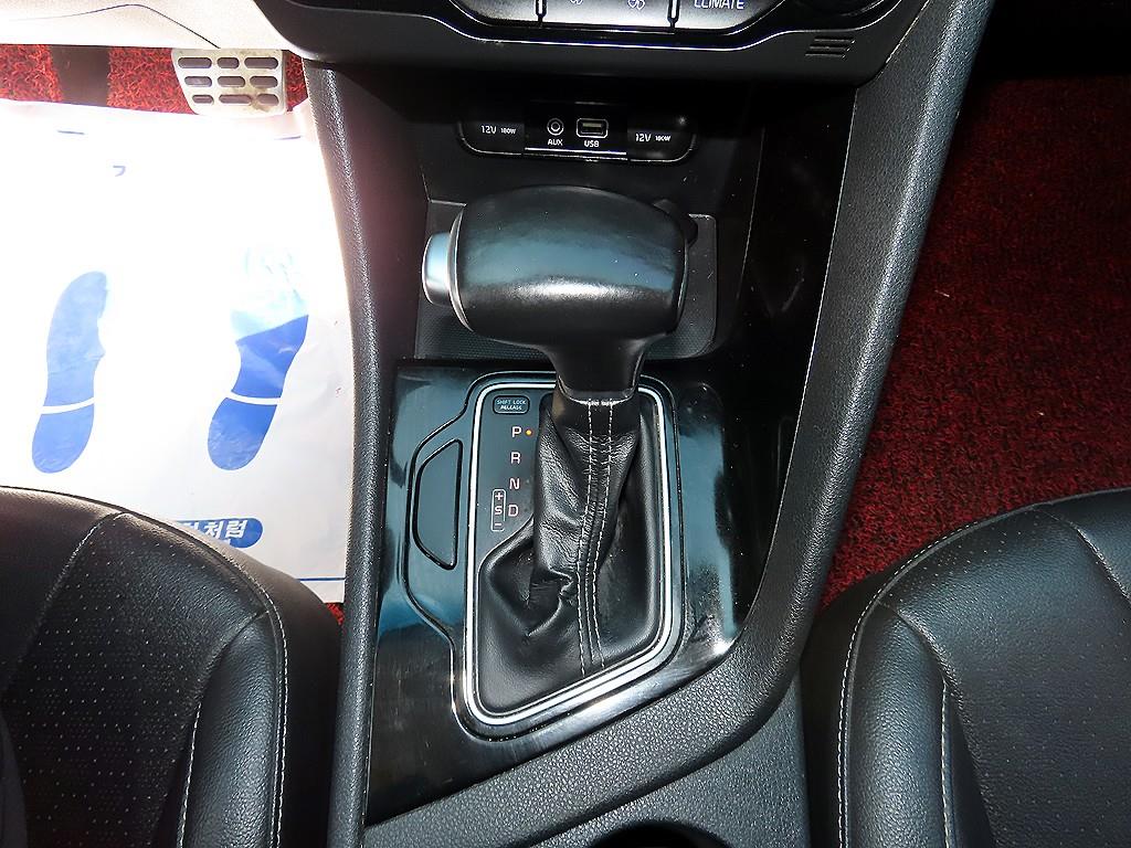 Kia Niro — photo 10