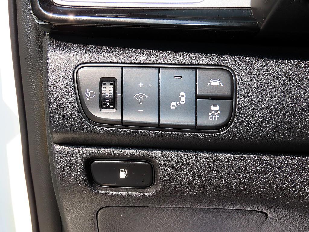 Kia Niro — photo 11