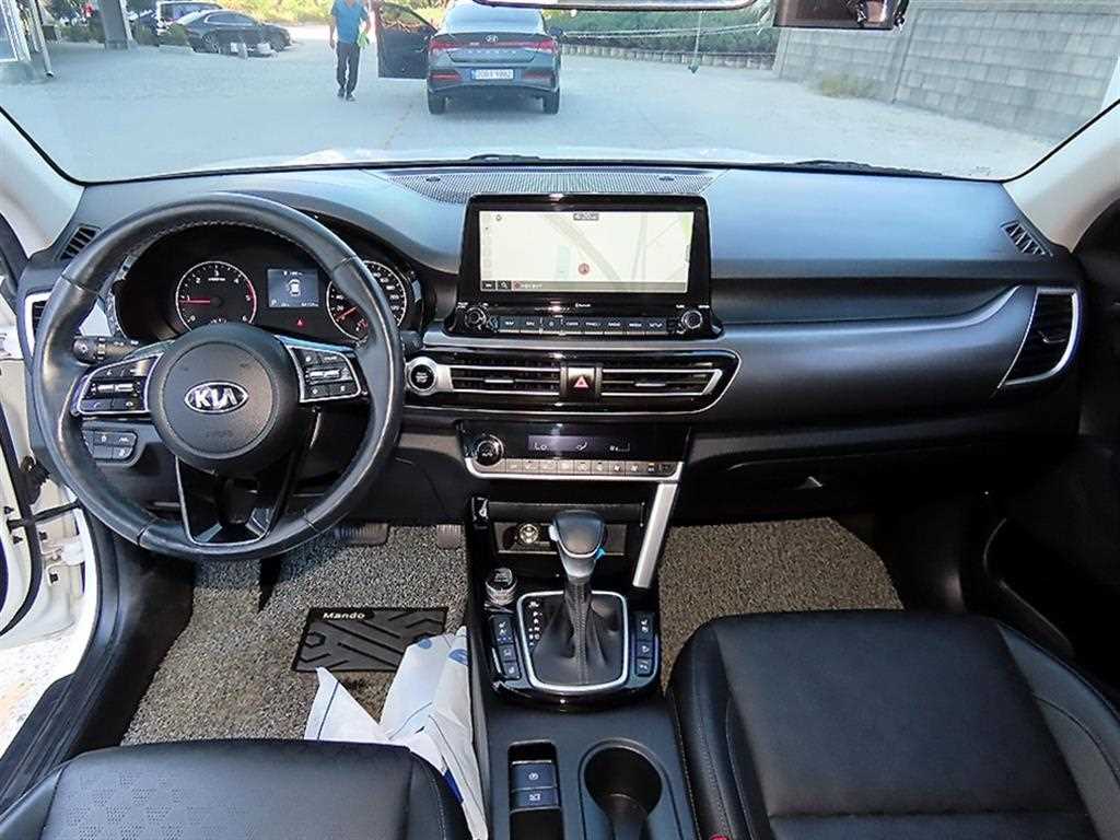 Kia Seltos — photo 07