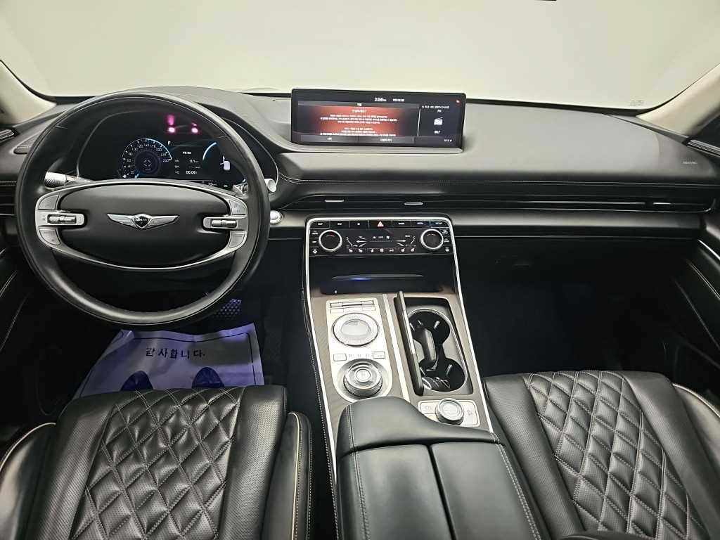 Genesis GV80 — photo 07