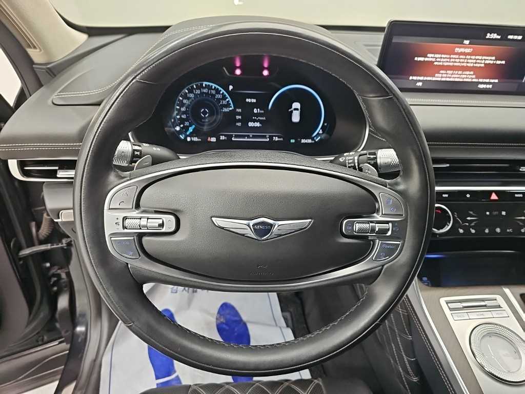 Genesis GV80 — photo 09