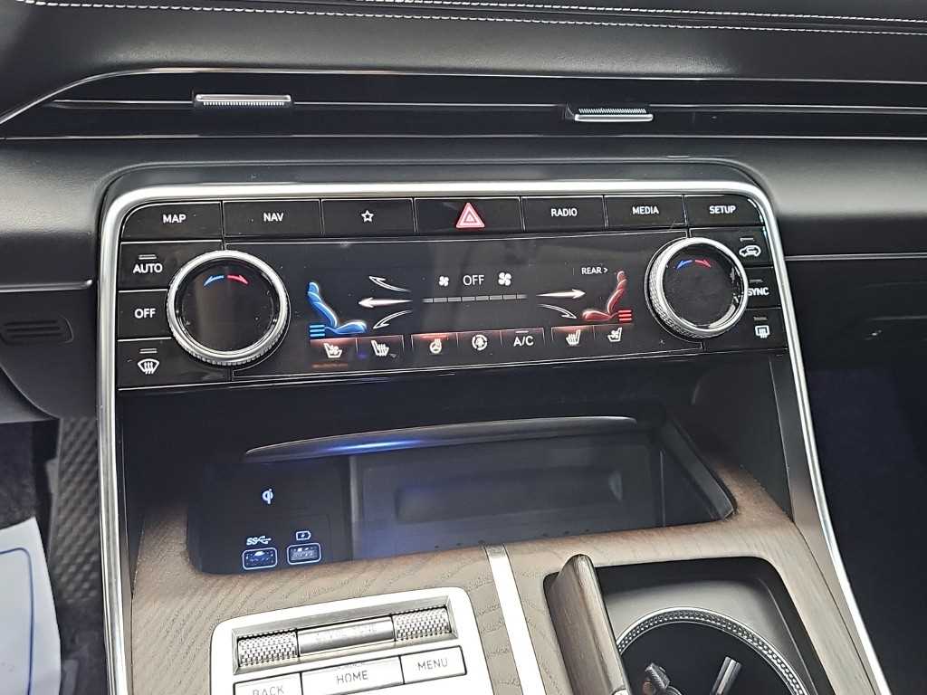 Genesis GV80 — photo 10