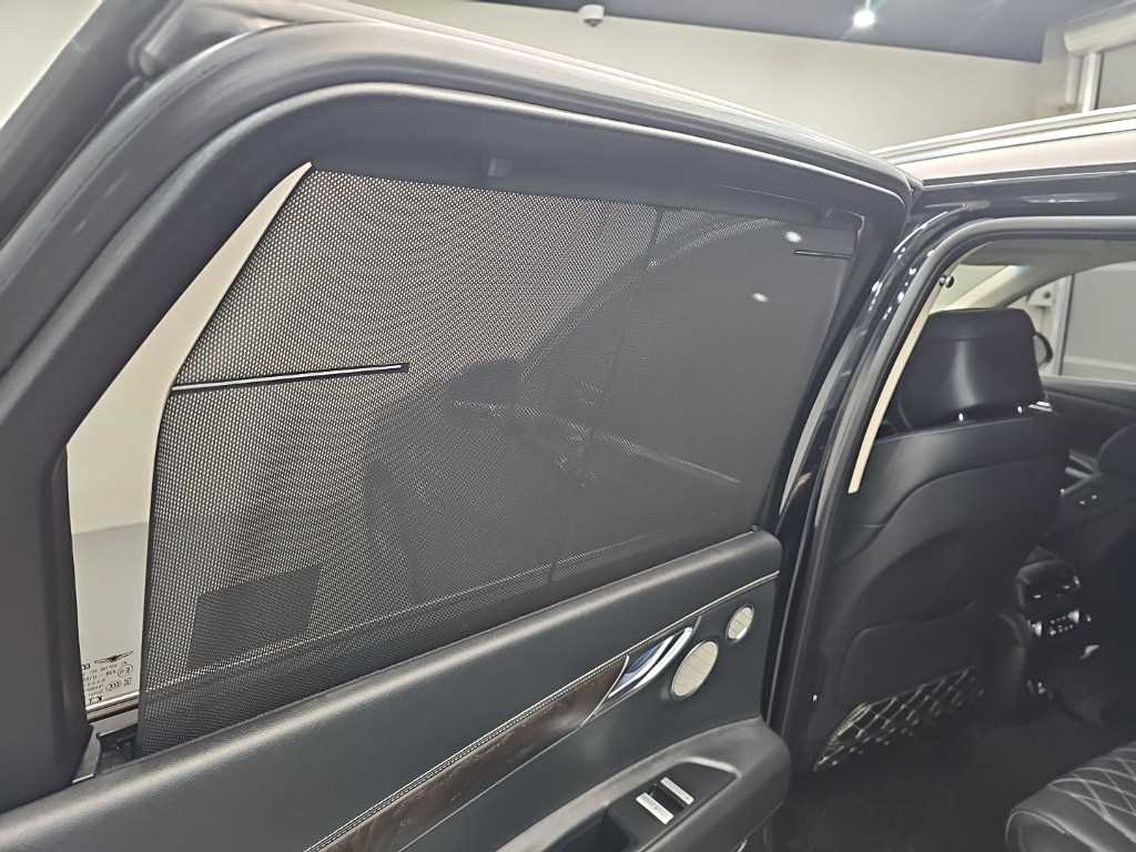 Genesis GV80 — photo 13