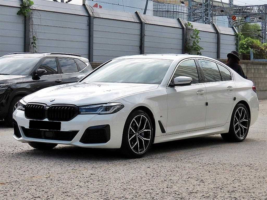 BMW 5-Series — photo 02