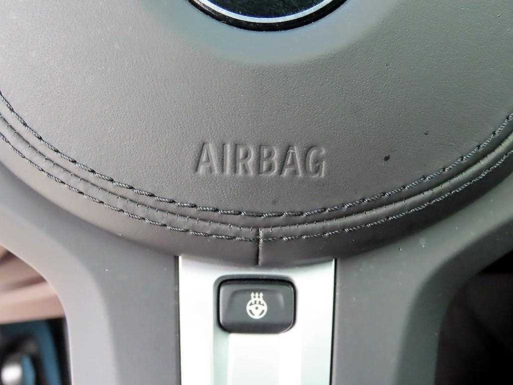 BMW 5-Series — photo 11