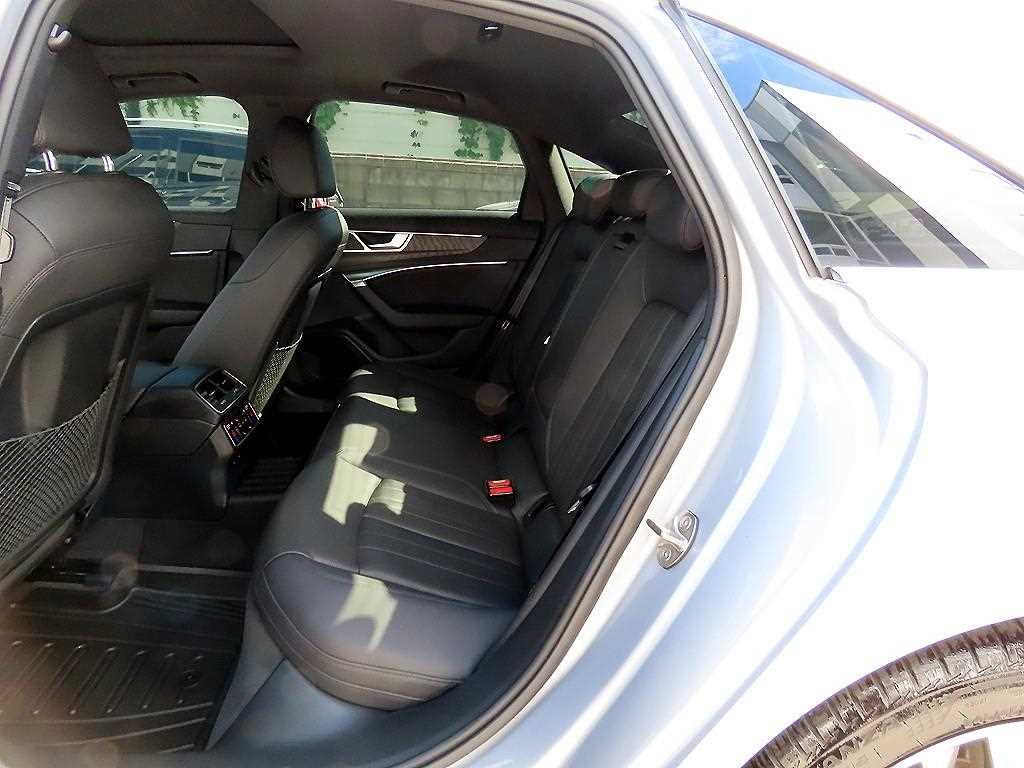 Audi A6 — photo 06
