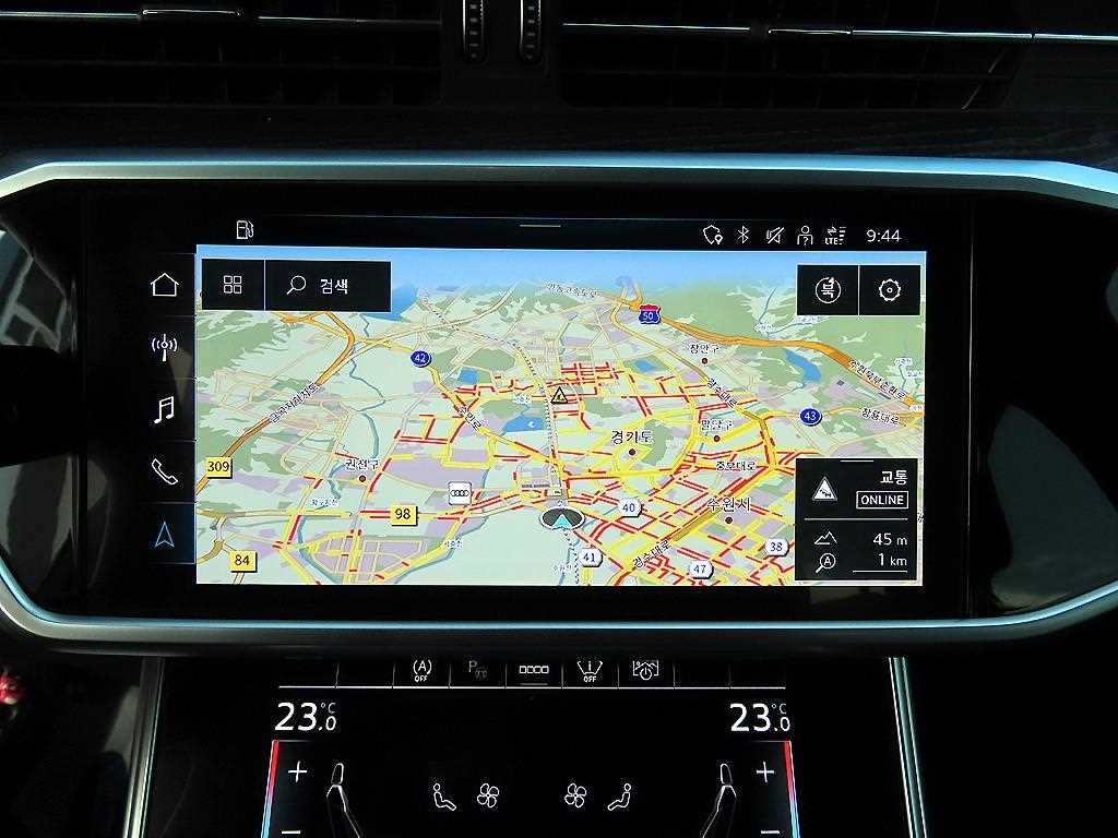 Audi A6 — photo 13