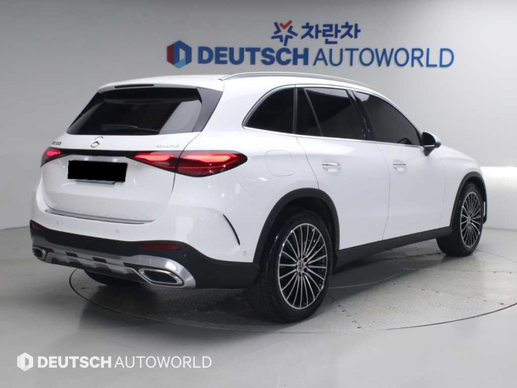 Mercedes-Benz GLC-Class — photo 02