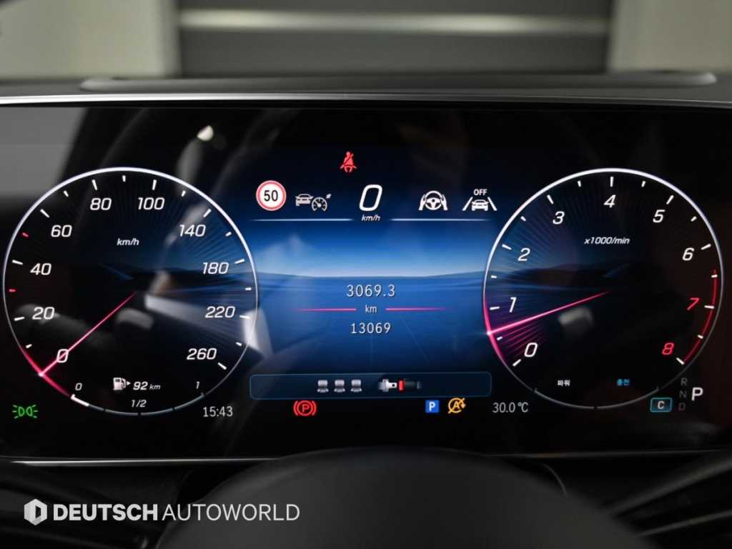Mercedes-Benz GLC-Class — photo 08