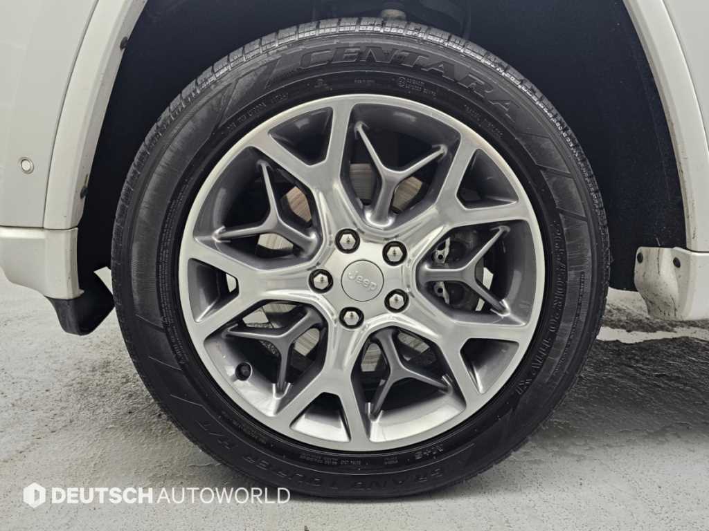 Jeep Cherokee — photo 05