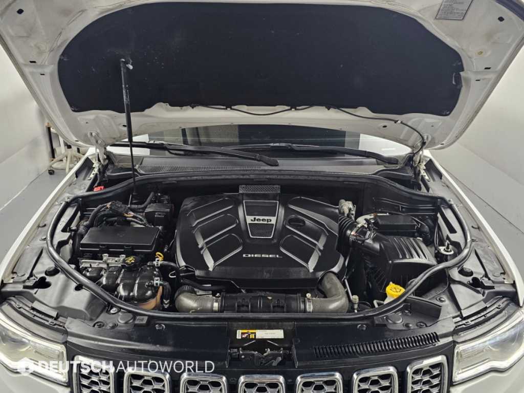 Jeep Cherokee — photo 06