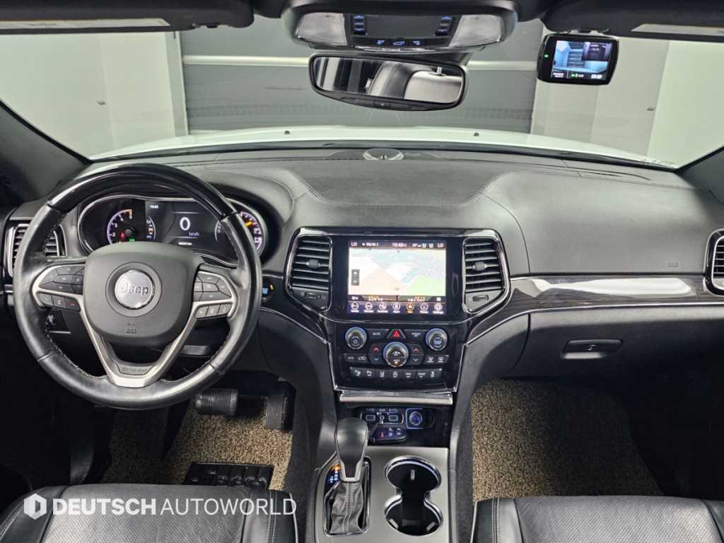 Jeep Cherokee — photo 07
