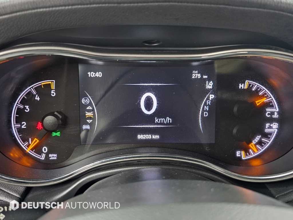 Jeep Cherokee — photo 08