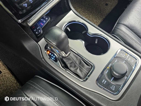 Jeep Cherokee — photo 09