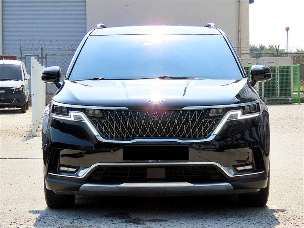 Kia Carnival — photo 01
