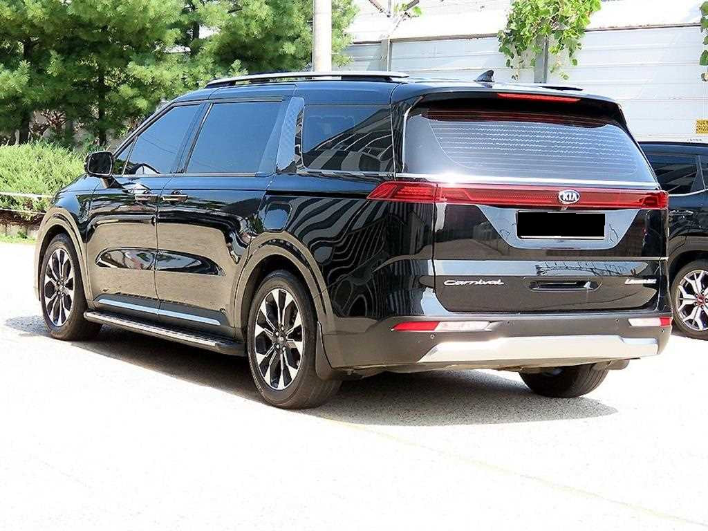 Kia Carnival — photo 03