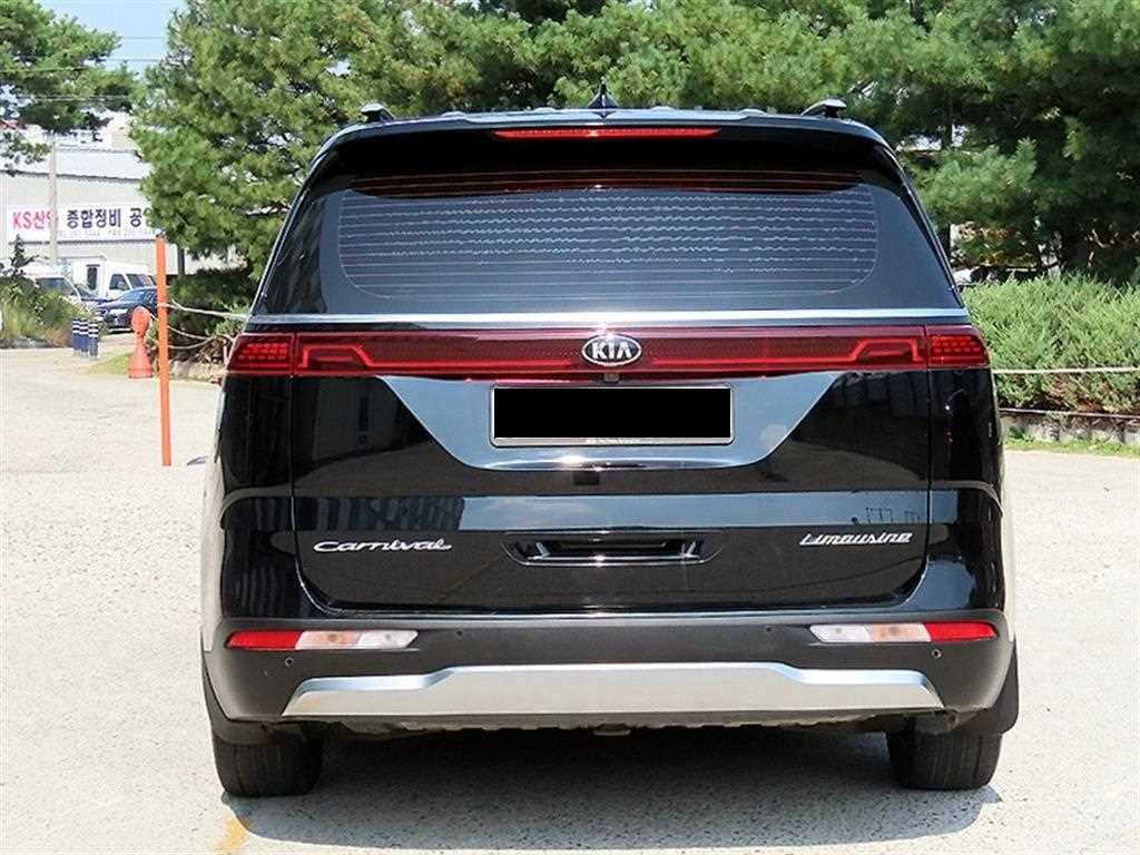 Kia Carnival — photo 04
