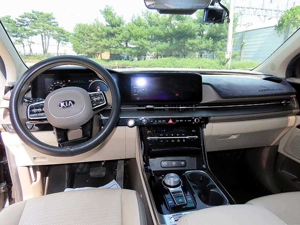 Kia Carnival — photo 08