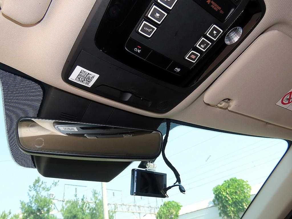 Kia Carnival — photo 13