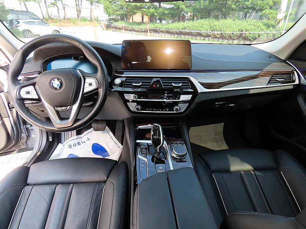 BMW 5-Series — photo 07