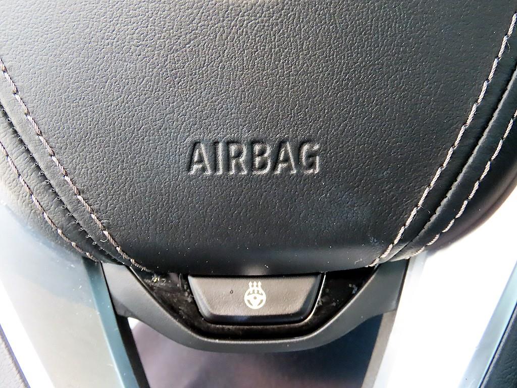 BMW 5-Series — photo 12