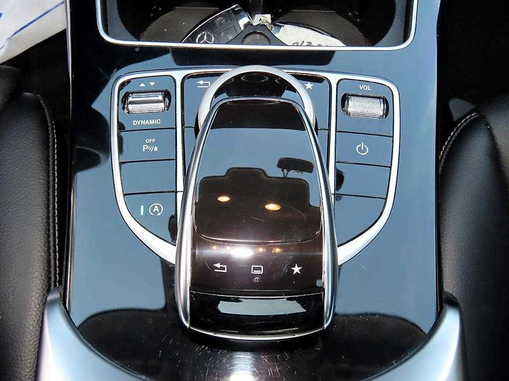 Mercedes-Benz C-Class — photo 12