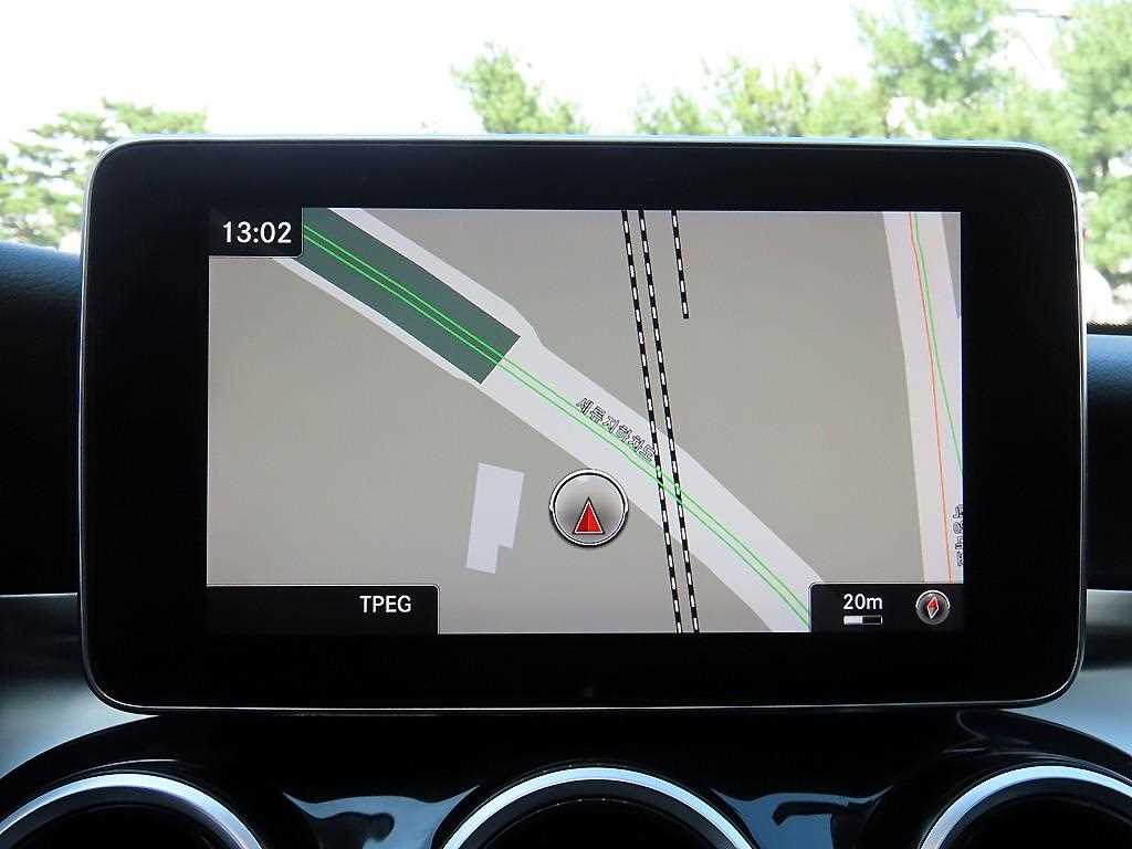 Mercedes-Benz C-Class — photo 14