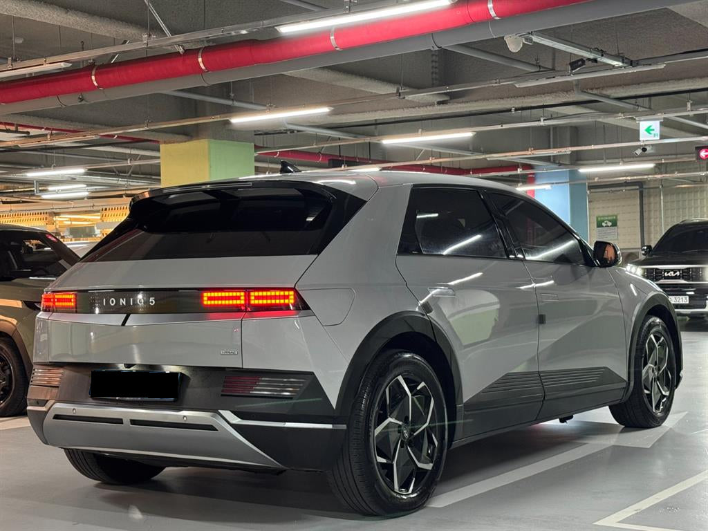 Hyundai Ioniq5 — photo 03