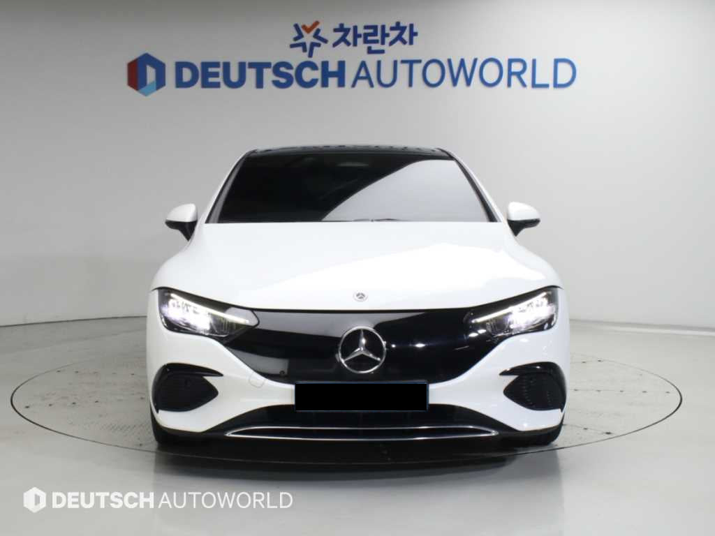 Mercedes-Benz EQE — photo 03