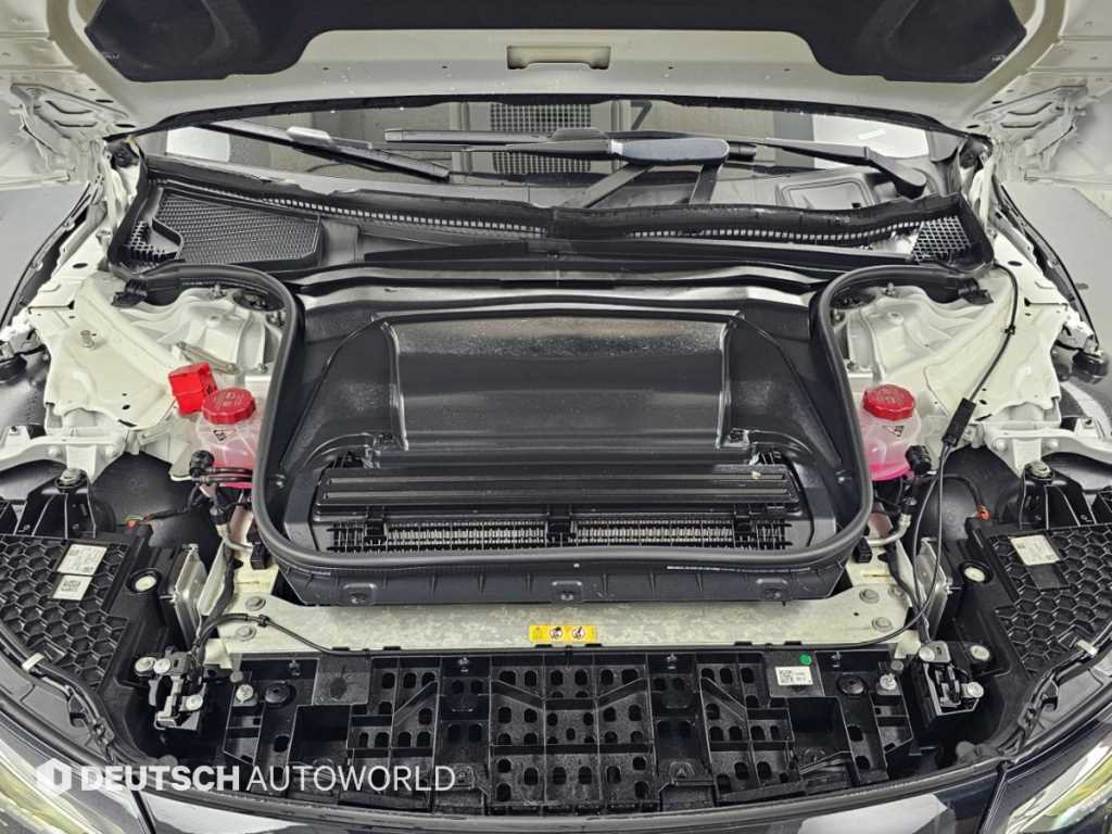 Mercedes-Benz EQE — photo 06