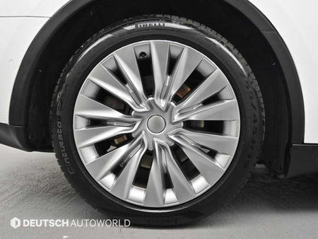 Tesla Model Y — photo 05