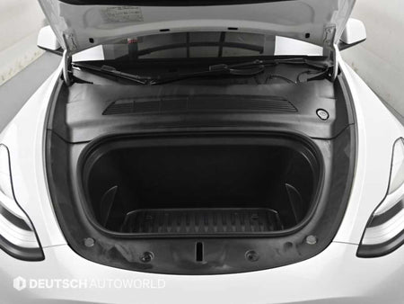 Tesla Model Y — photo 06