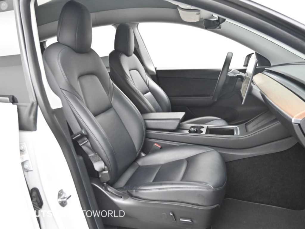 Tesla Model Y — photo 10