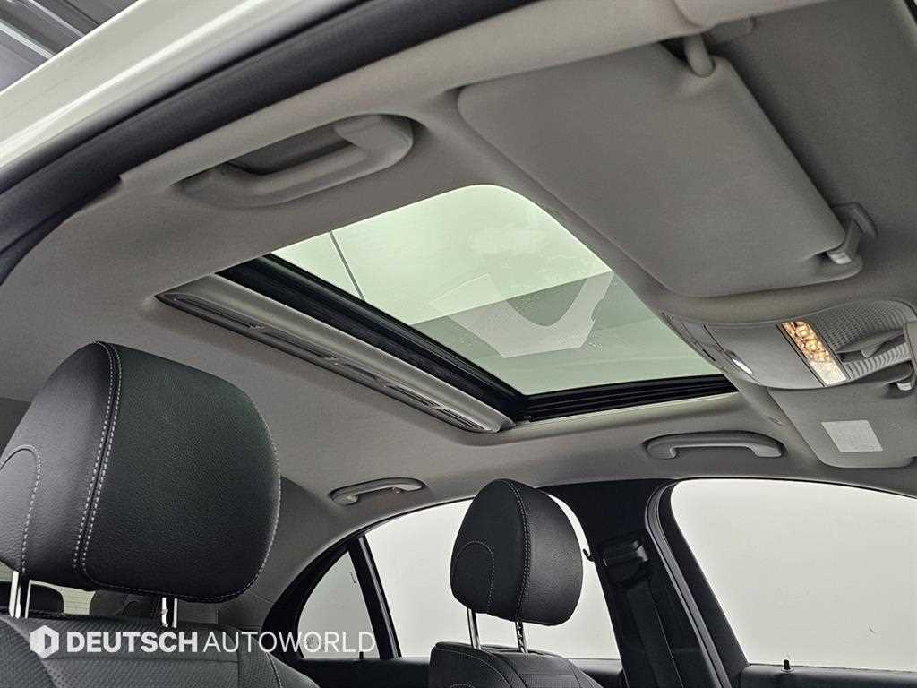 Mercedes-Benz E-Class — photo 18